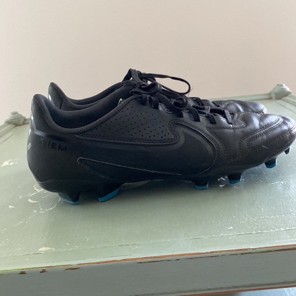 NIKE TIEMPO LEGEND 9 MEN’S SIZE 9.5 SOCCER CLEATS - Picture 2 of 8